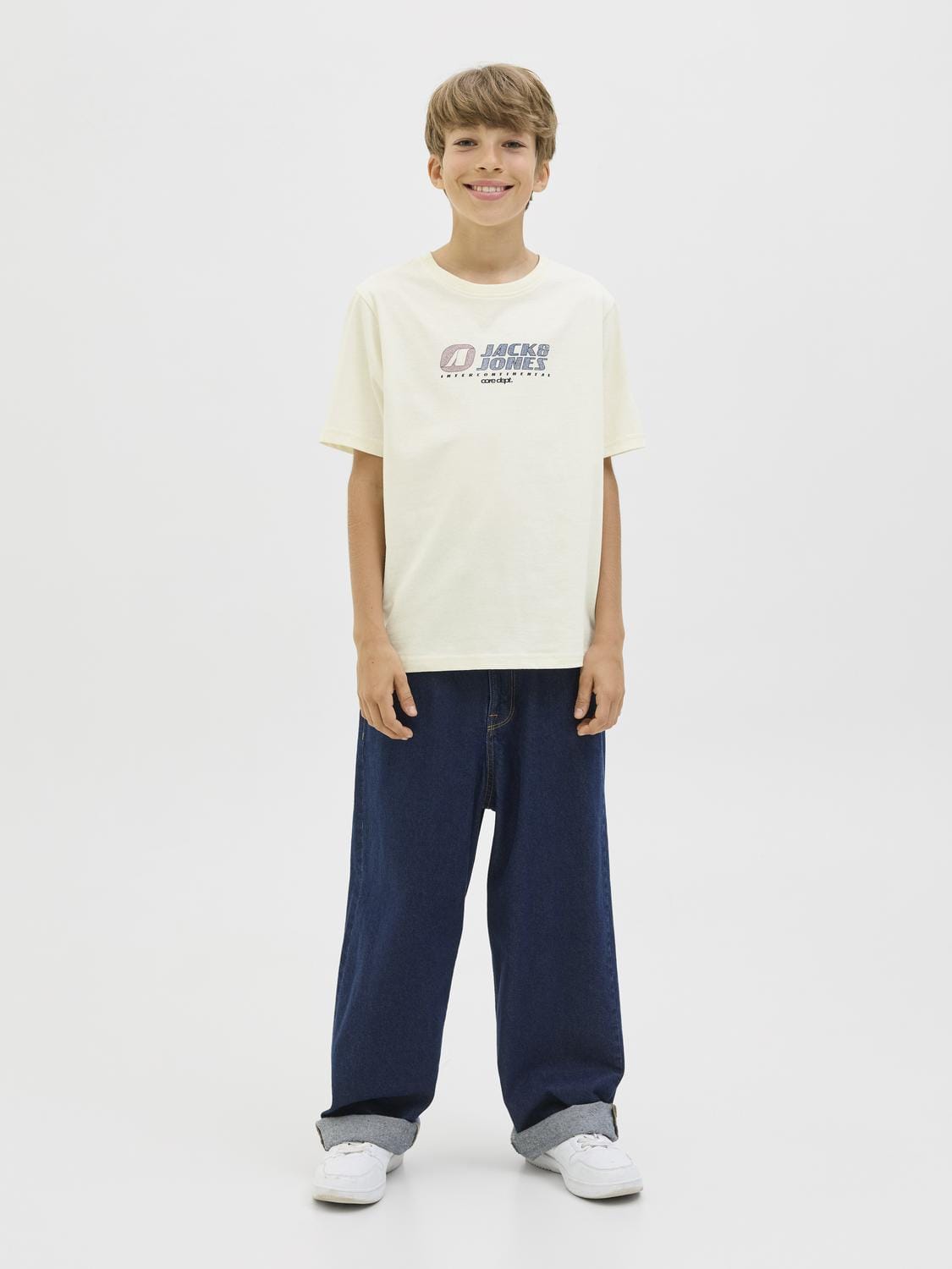 model_shot-front_full